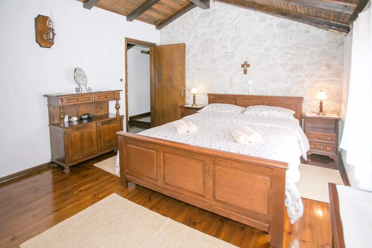 Unique Villa Bosket With Pool And Jacuzzi Surrounded By Nature Vizinada